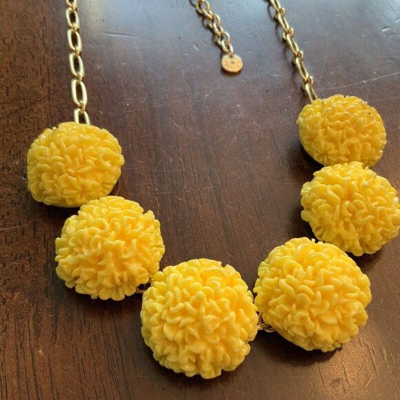TALBOTS Gold Tone Yellow Floral Flower Statement Necklace 18” + 3” Puff Acrylic - Picture 2 of 6
